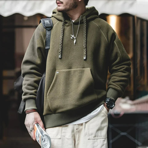 Black heavyweight hoodie with fleece material, perfect for autumn and winter, featuring a loose fit, full sleeves, and casual style.